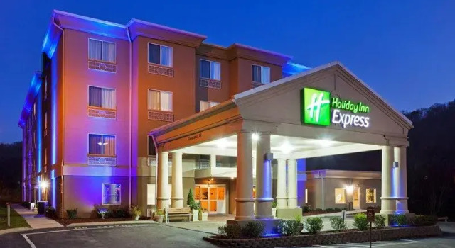 Кровать в общем номере Holiday Inn Express and Suites Pikeville by IHG