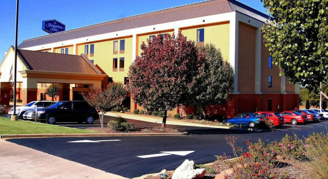 Кровать в общем номере Hamilton Inn Birmingham-Bessemer