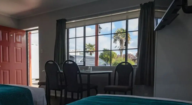 BKs Palm Court Motor Lodge, Book Mini-hotel Gisborne Auckland Region