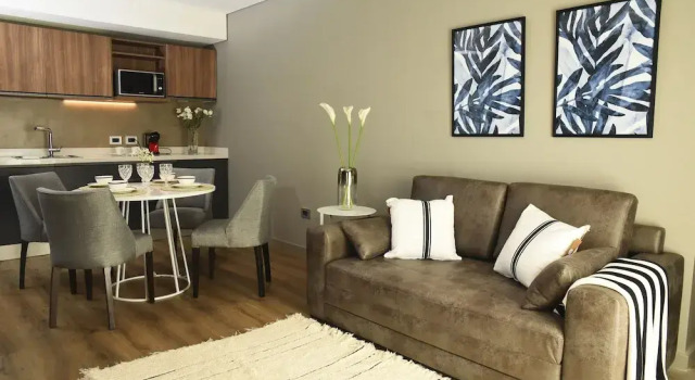 Люкс Deluxe Hotel Soho Suites