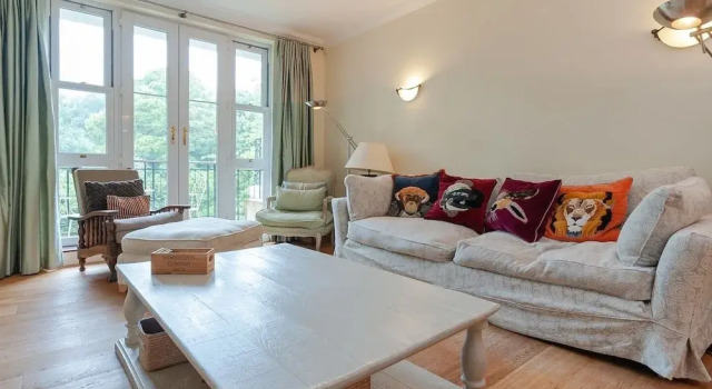 Luxury 2 bed Flat With Garden in Wimbledon