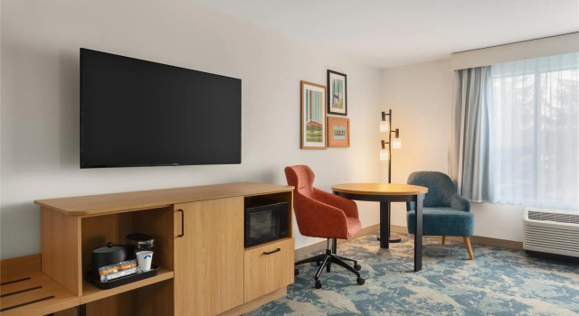 Номер Standard Hampton Inn & Suites by Hilton Langley-Surrey