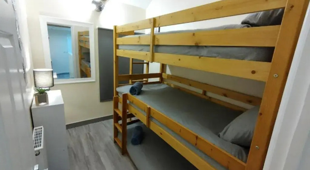 Апартаменты Queens Holiday Apartment