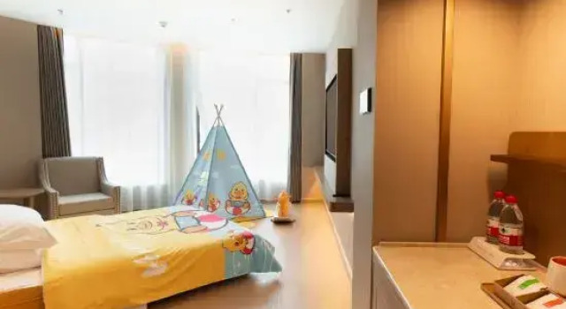 Семейный люкс Vienna Hotel (Hangzhou Tonglu Fuchunjiang Branch)
