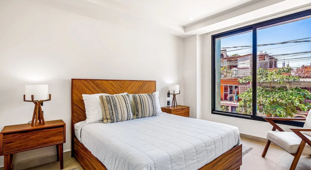 2nd-floor Condo With Heated Outdoor Pool, Grills, Balcony, W/d, AC