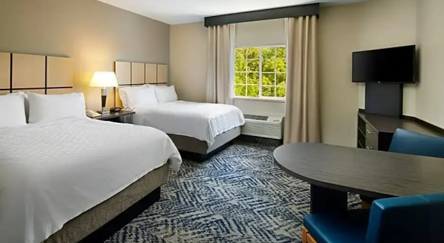 Четырёхместный люкс Candlewood Suites Charleston-Northwoods by IHG