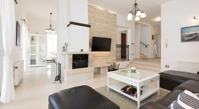 Villa Emma - Linardići - Krk, Varaa Villa Hotellit Kvarner Islands uima-altaalla, Uima-allas