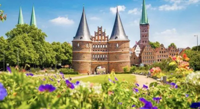 Velmora Boutique Suites - Exklusive Terrassenwohnung im Herzen Lübecks, Забронировать Бутик-отель Любек земля Шлезвиг-Гольштейн, рядом с Концертный зал и конгресс-центр Любека