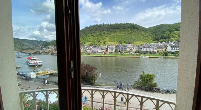 Апартаменты Holiday Apartment mit Moselblick in Moselhaus