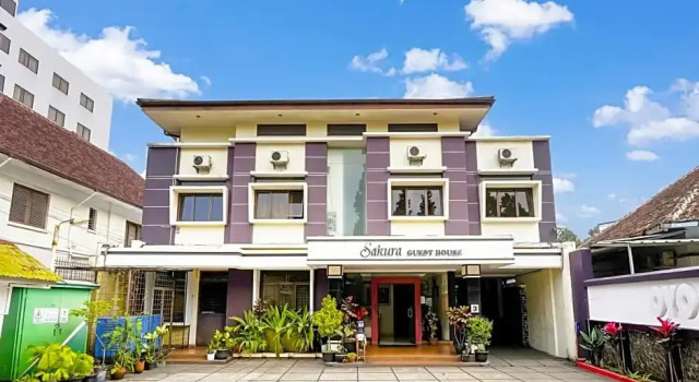 Super OYO Capital O 91297 Hotel Sakura, Rezervovat Hotel Bandung Wetan 