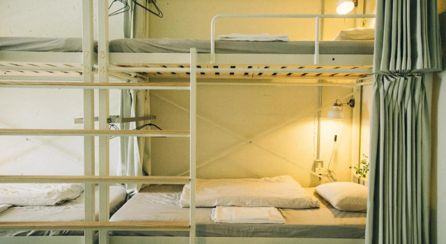Кровать в общем номере (женский номер) Nui. HOSTEL & BAR LOUNGE