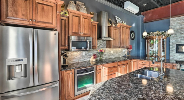 Апартаменты с 2 комнатами Regal River Retreat in the Heart of Yankton!