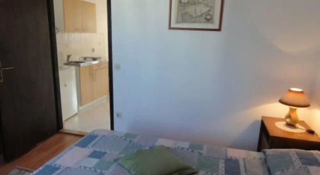 Simple apartment for 2 in Banjole