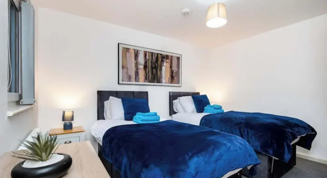 The Pitcairn Residence - 3 Bedroom House, Buchen Sie Ferienhaus Hotels in Schottland mit Parkplatz, Parkplätze