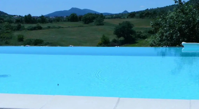 Domaine de Chadeyron, Rezerwuj Hotel Lagorce Ardèche