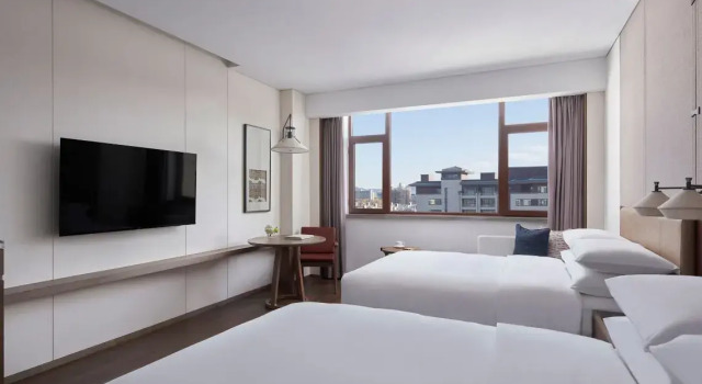 Standardowy czteroosobowy klub pokój Courtyard by Marriott Beijing Yanqing