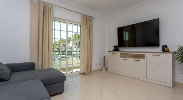Premium T1 Apartment, Spacious, 3 min driving distance from the beach
