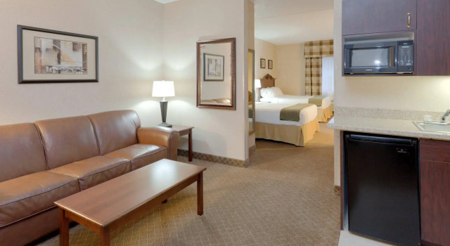 Holiday Inn Express Mentor Banquet Center by IHG, Book Hotel Mentor Ohio