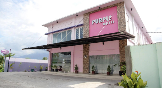 OYO 1138 Purple Hotel, Prenota Hotel Hotel a Sulawesi con parcheggio, Parcheggio