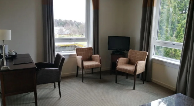 Двухместный полулюкс Eight Acres Hotel