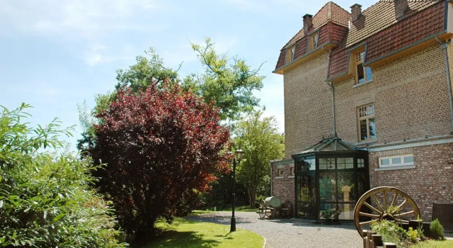 Les Tilleuls Hotel, Забронировать Отель Ла-Рош-ан-Арден 