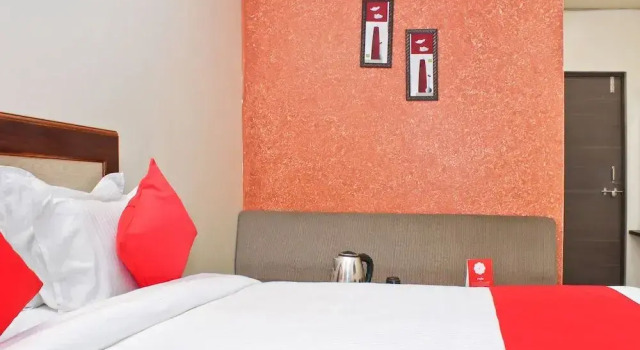 Hotel Jayratna