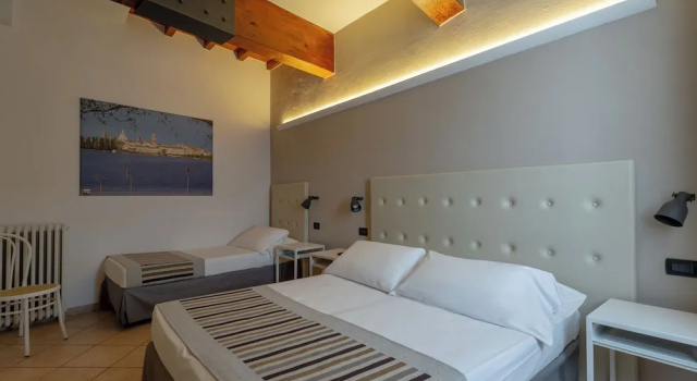 Трёхместный номер Standard c 1 комнатой Hotel Mantegna Stazione, MantegnaHotels