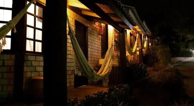 Кровать в общем номере Haleakala Hostel & Pousada