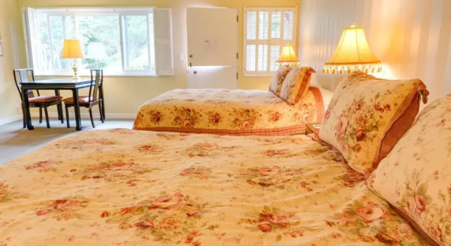 Четырёхместный номер Deluxe Hofsas House Hotel