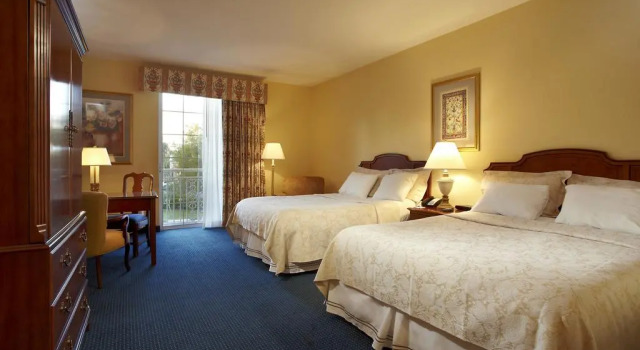 Четырёхместный номер Standard Trianon Bonita Bay Hotel