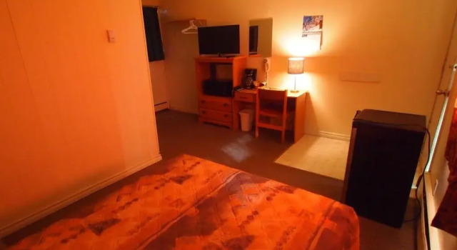 Lakeside Motor Inn, Rezervasyon Otel Slave Lake Northern Alberta