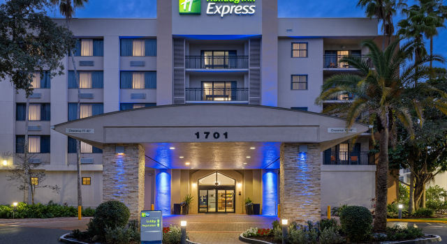 Holiday Inn Express Hotel & Suites Ft. Lauderdale-Plantation by IHG, Забронировать Отель Плантейшен Fort Lauderdale West