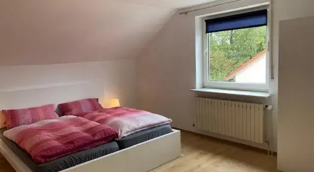 Апартаменты Monteurwohnung mit 3 Schlafzimmern, 5 Einzelbetten, 80qm, EG, zentral Freyung