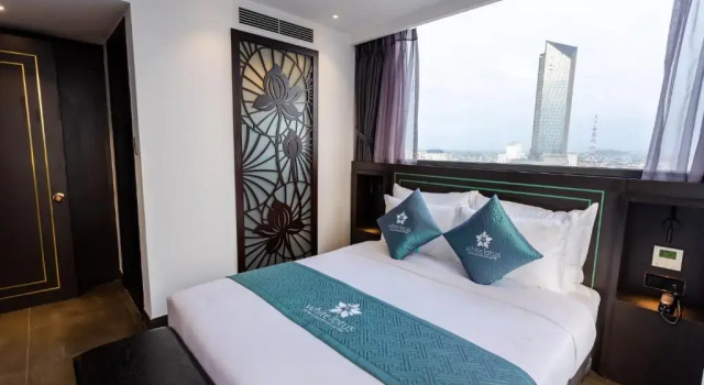 Семейный люкс White Lotus Hue Hotel