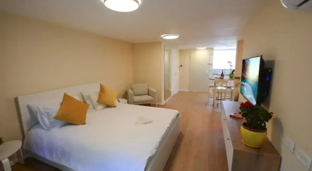 Люкс Luxury с балконом Rothschild Luxury Suite Haifa Israel