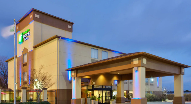 Holiday Inn & Suites Spring - The Woodlands, Забронировать Отель Те-Вудлендс Texas Gulf Coast