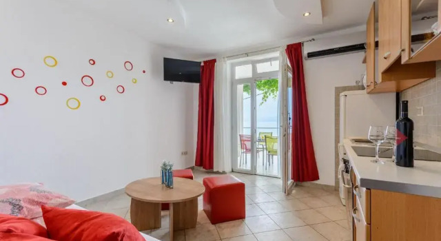 Апартаменты Comfort c 1 комнатой с видом на море Apartments Hope