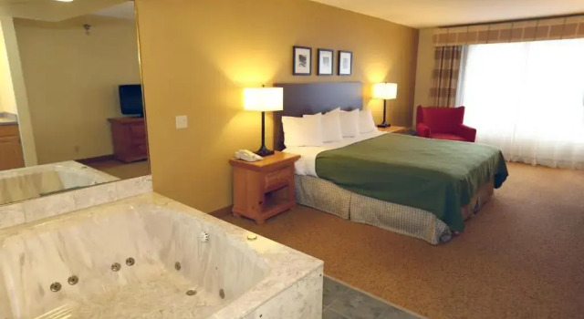 Люкс Country Inn & Suites Rochester South