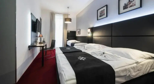Habitación triple Estándar Hotel NOIR