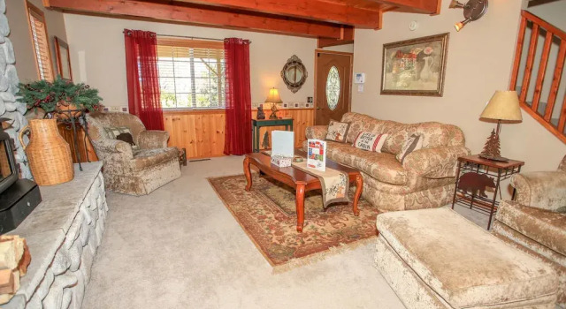 The Villa Pines