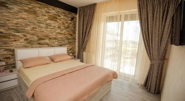 Golden Apartment 2, Varaa Huoneisto Hotellit Mamaia-Sat pysäköinnillä, Pysäköinti