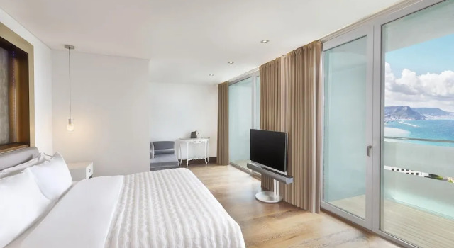 Двухместный номер Deluxe с балконом и с видом на город Le Méridien Oran Hotel & Convention Centre