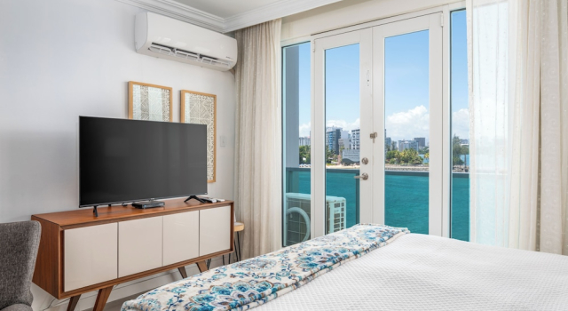 Двухместные апартаменты Deluxe с видом на залив Ocean Breeze Villa