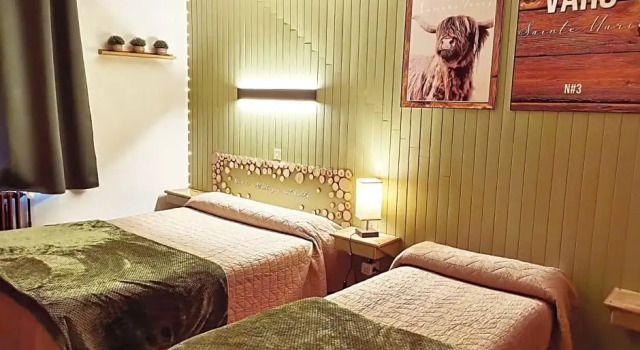 La Vieille Auberge, Book Hostel Vars Hautes-Alpes