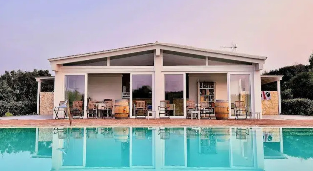 Hotel with swimming pool near Stintino, Rezerwuj Hotel Stintino Sardinia North