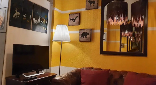 Sweet Central Tiny Apartment for 4 People