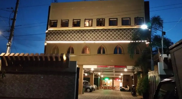 Hotel Syariah Larismanis, Rezervovat Hotel Hotely v centru Semarang, hotely v centru Semarang, Parkování