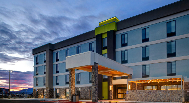 Home2 Suites By Hilton Redding
