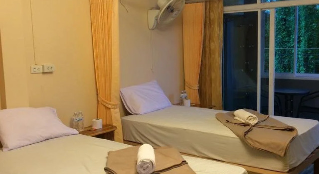 Khao-Sok Bed and Breakfast, Забронировать Хостел Отели Южного Таиланда с парковкой, Парковка