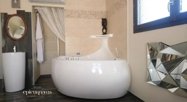 Номер Standard с балконом Plgfe - EPICUROOMS - Suites romantiques 5 étoiles